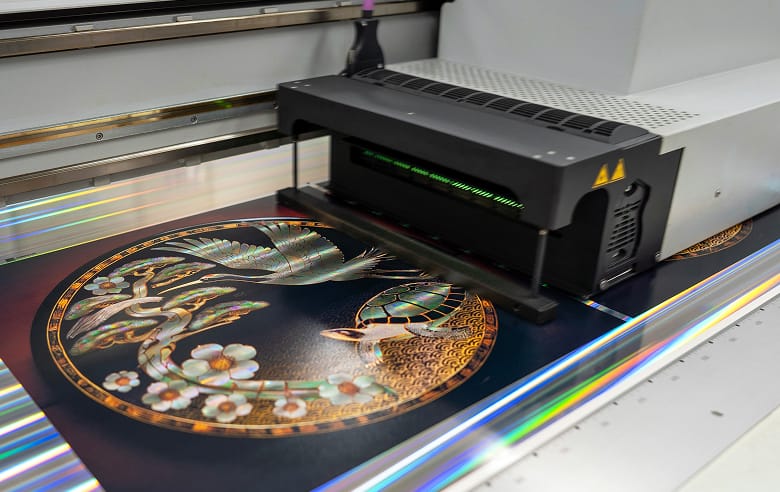 印刷面に立体的な厚みを加えるVolm Print（UV厚盛り印刷）の画像